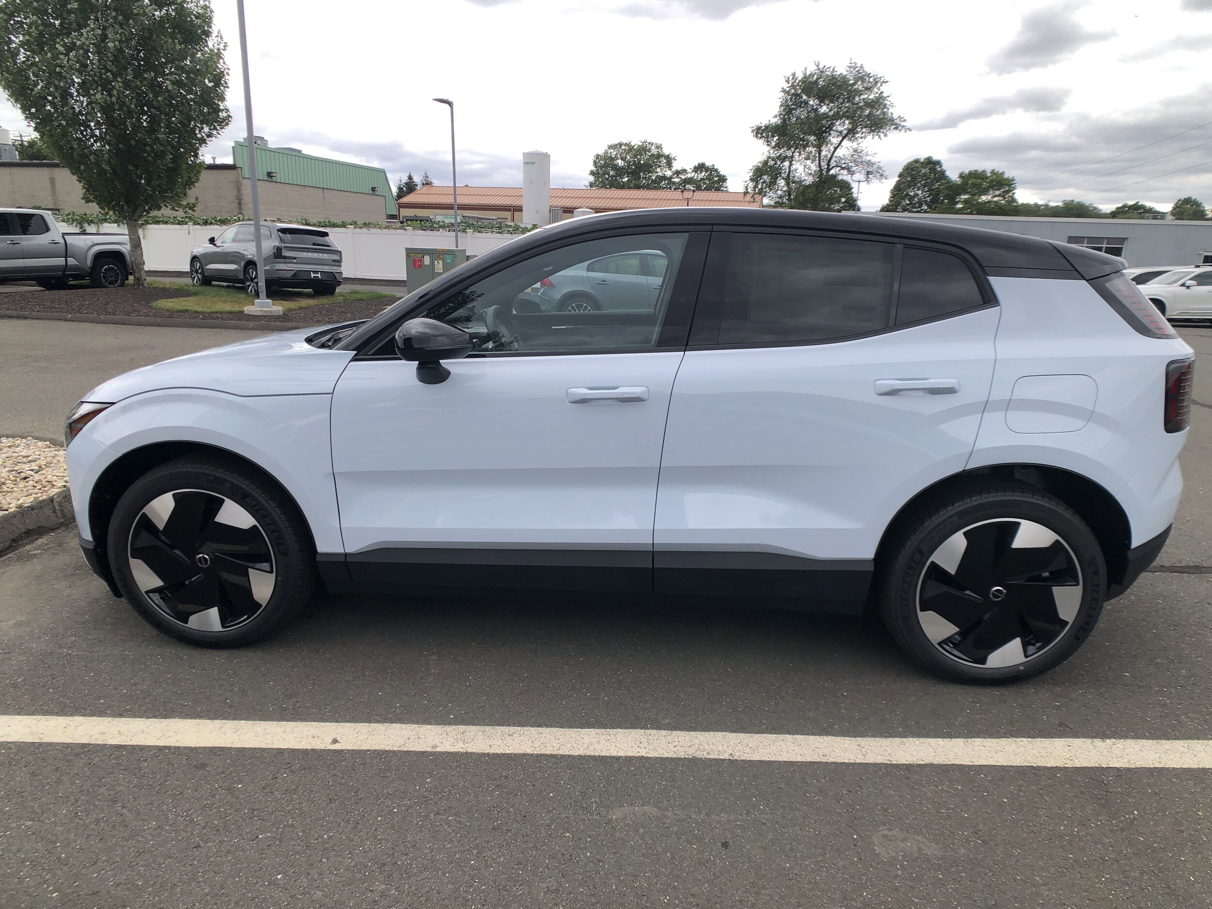 2025 Volvo EX30 Plus photo 4