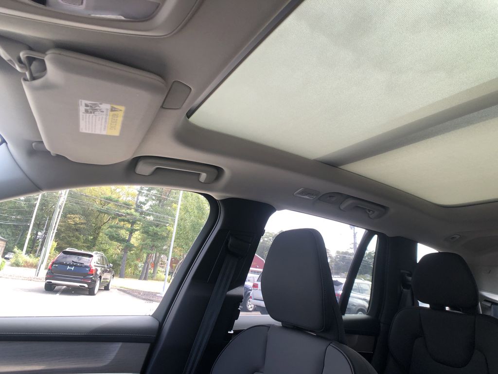 2026 Volvo XC90 Plus - Photo 19
