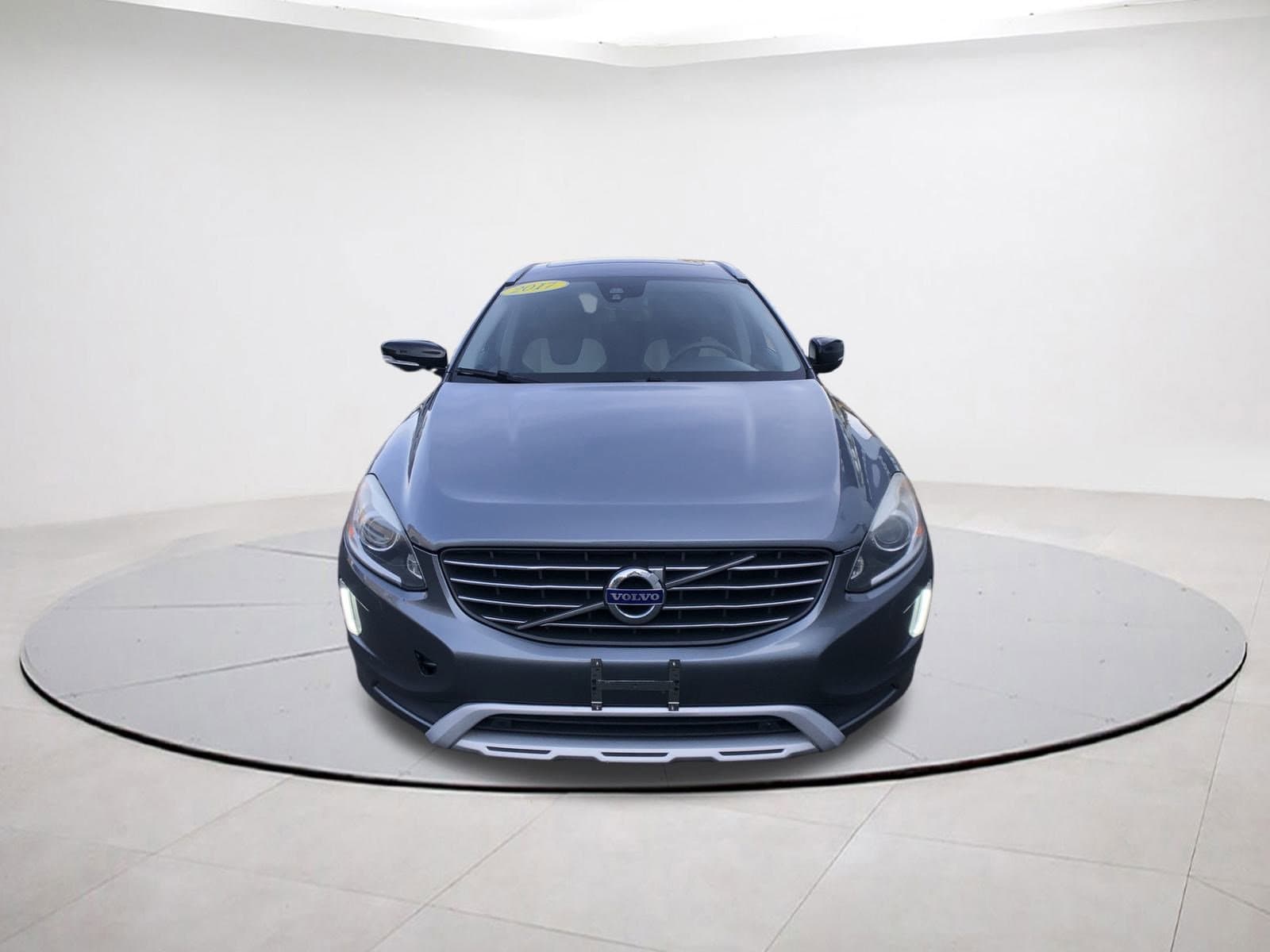 Used 2017 Volvo XC60 T5 Dynamic with VIN YV440MRR3H2110449 for sale in North Haven, CT