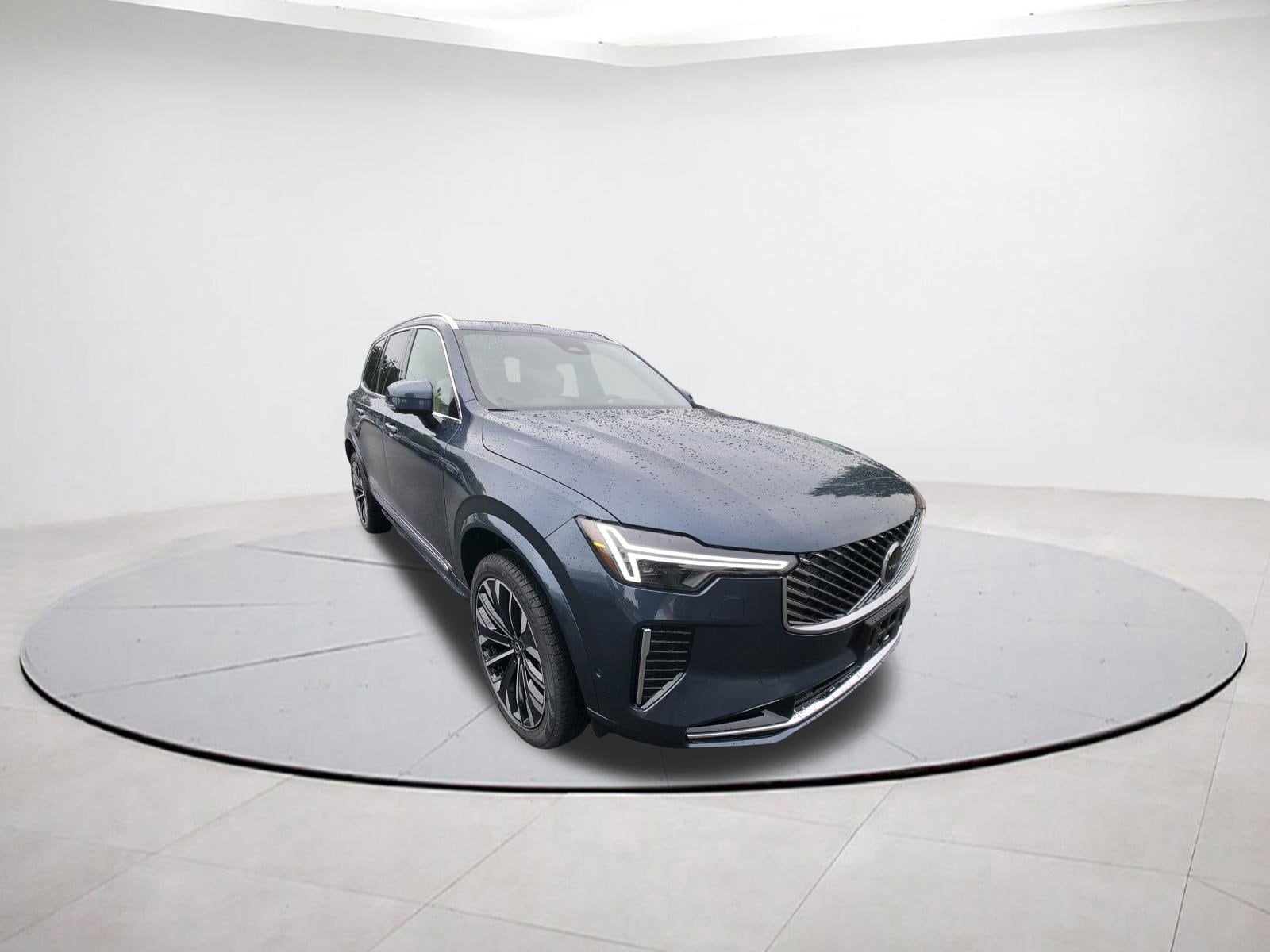 2026 Volvo XC90 Plus's photo