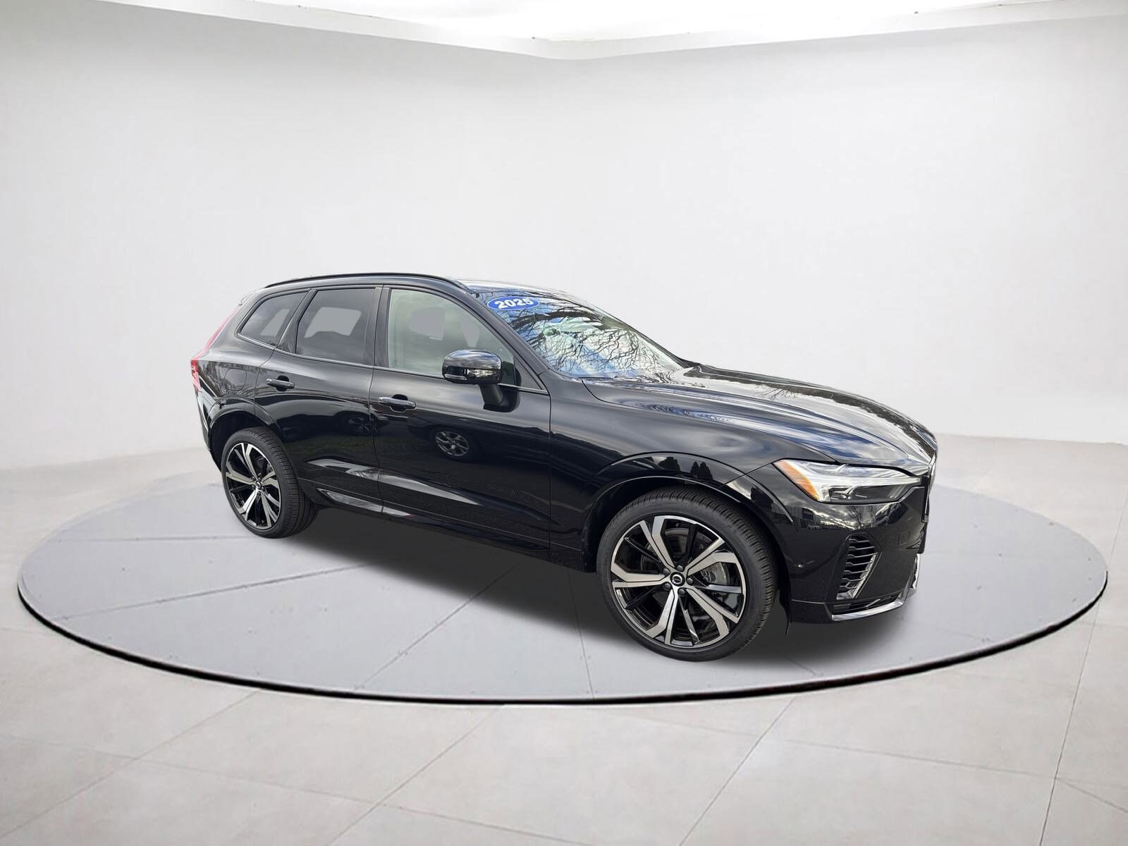2025 Volvo XC60 Hybrid T8 photo 4
