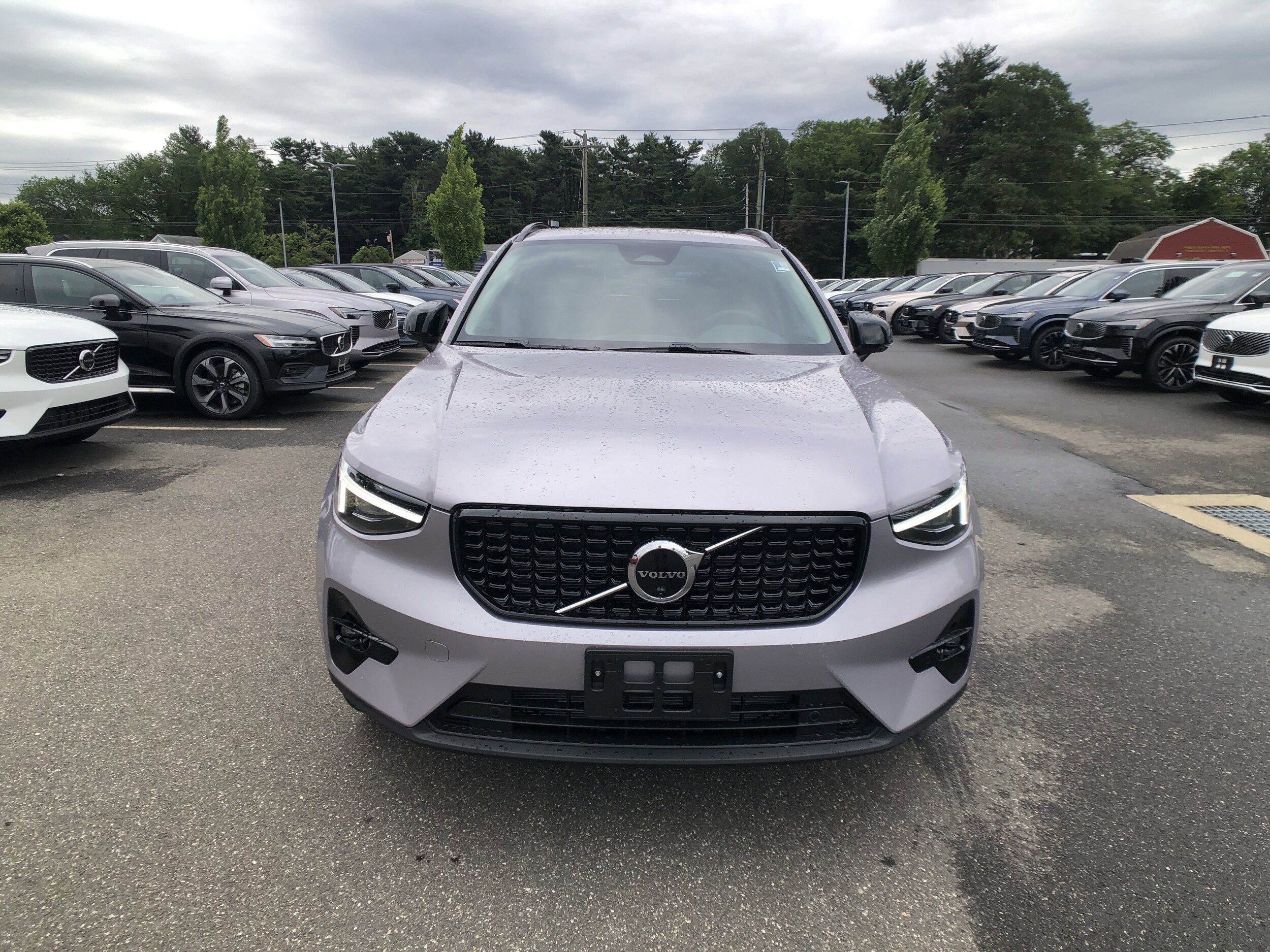 2026 Volvo XC40 photo 2