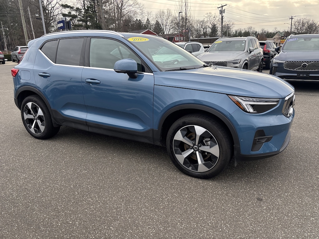 Used 2025 Volvo XC40 B5 Plus Bright Theme SUV
