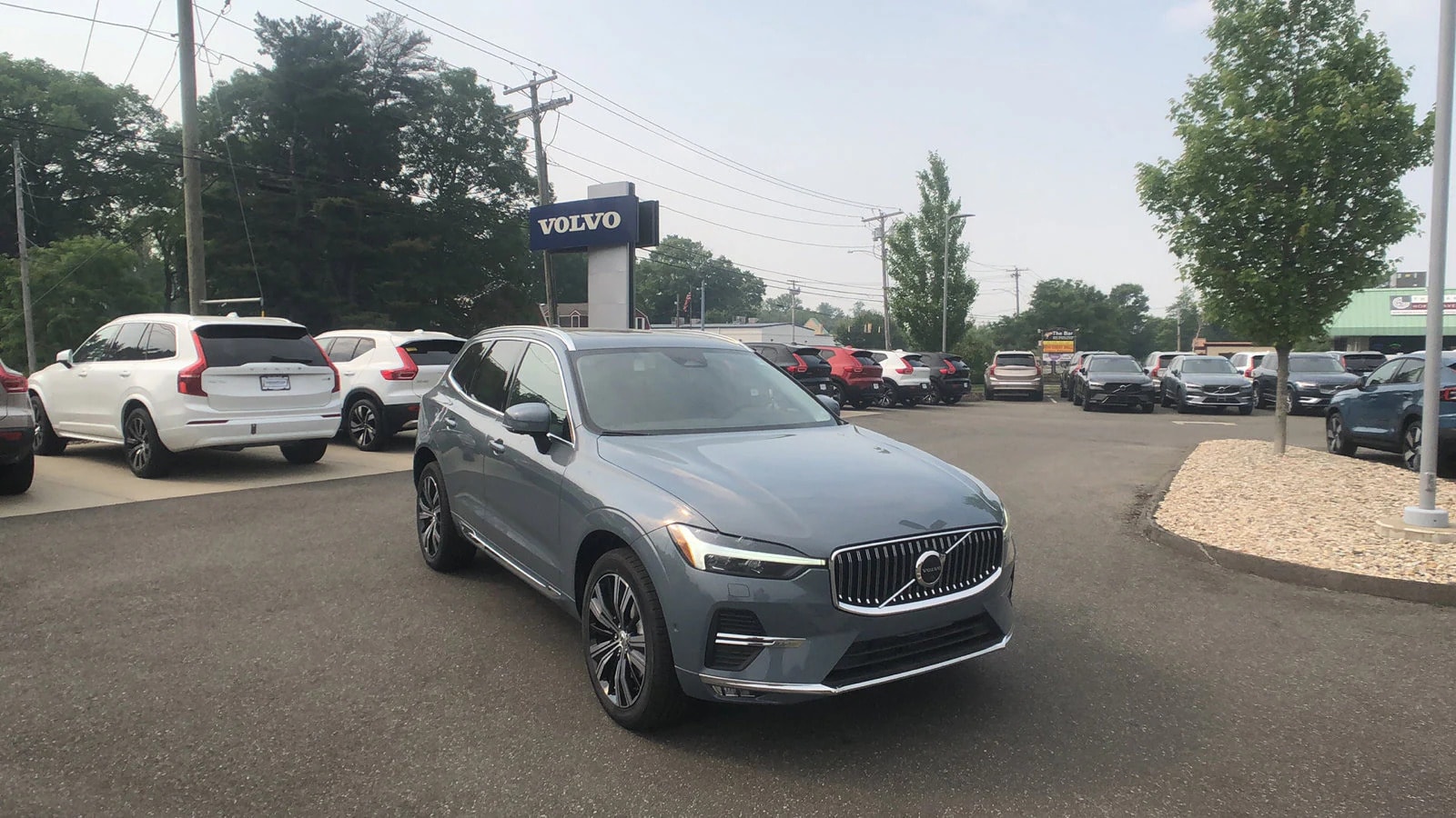 2023-Volvo-XC60-B5-AWD-Core (1).jpg