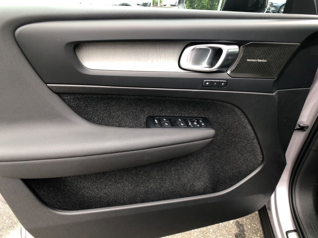 2026 Volvo XC40 Ultra - Photo 18