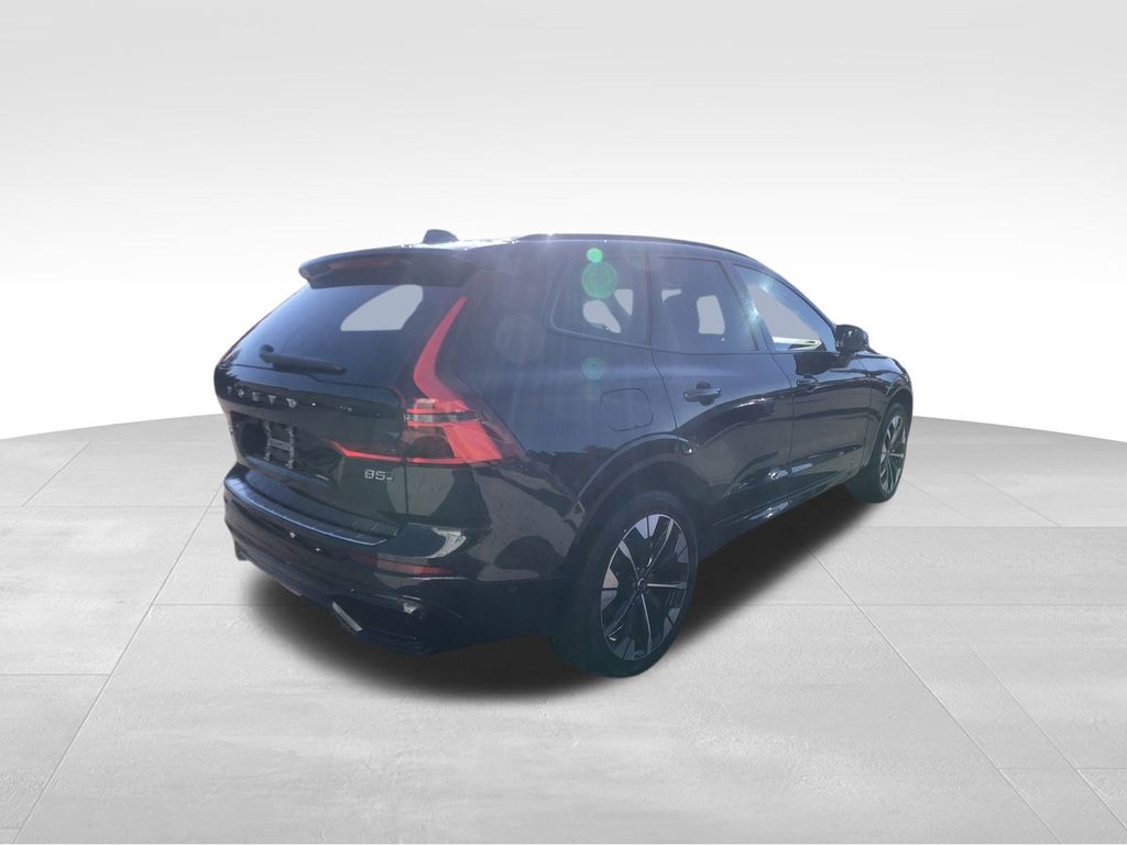 2026 Volvo XC60 Plus - Photo 7