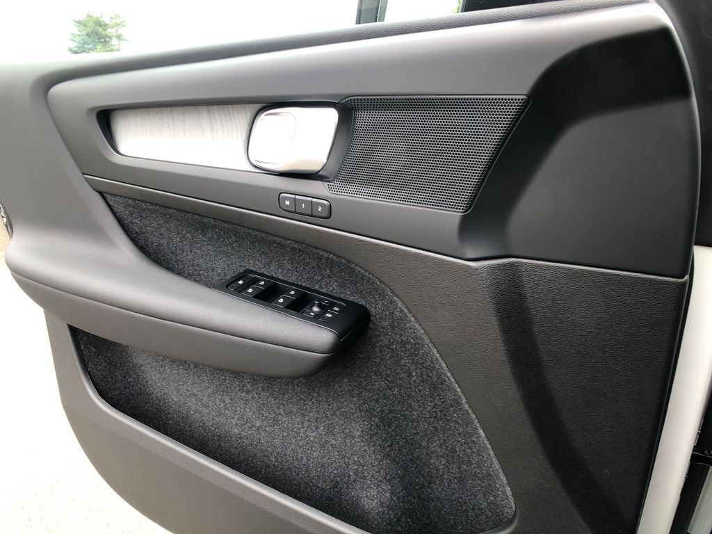 2026 Volvo XC40 Plus - Photo 19