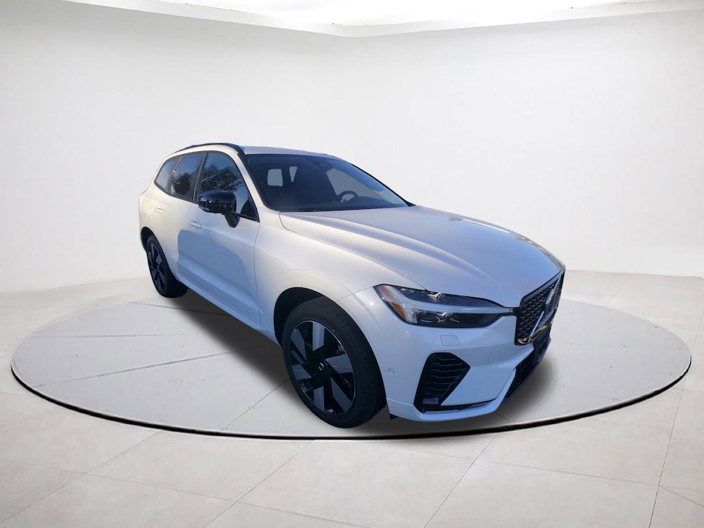 Certified 2025 Volvo XC60 plug-in hybrid T8 Plus SUV