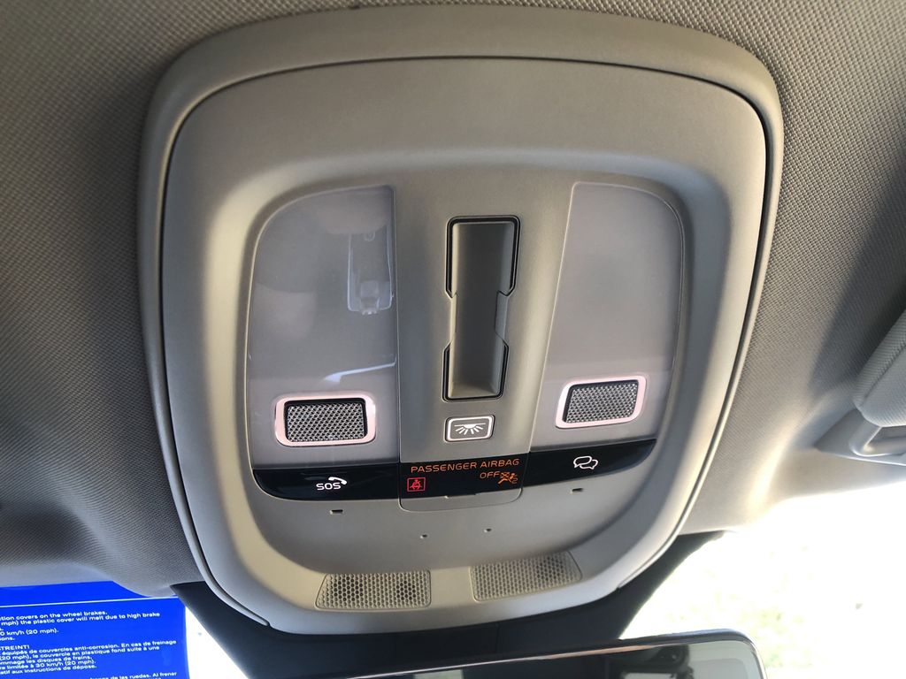 2026 Volvo XC90 Plus - Photo 16