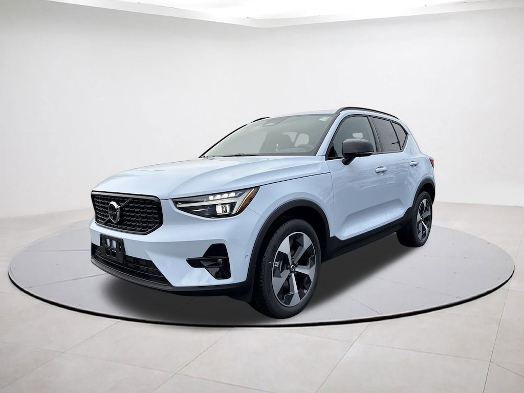 New 2026 Volvo XC40 B5 Plus SUV