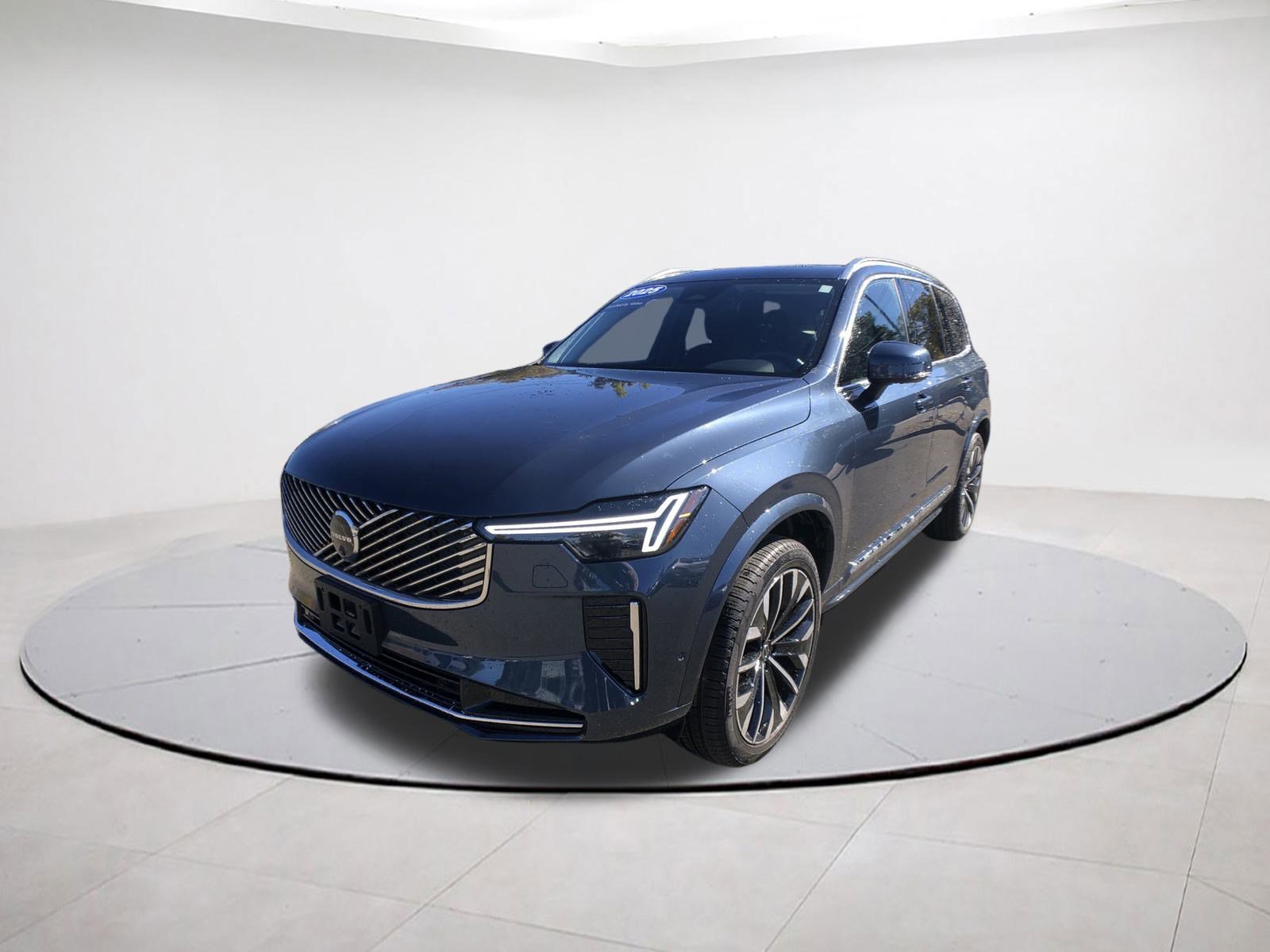 2025 Volvo XC90 B5 Plus photo 3