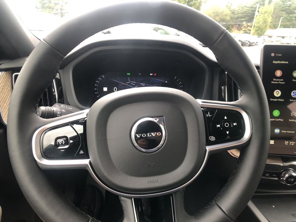 2026 Volvo XC60 Plus - Photo 15