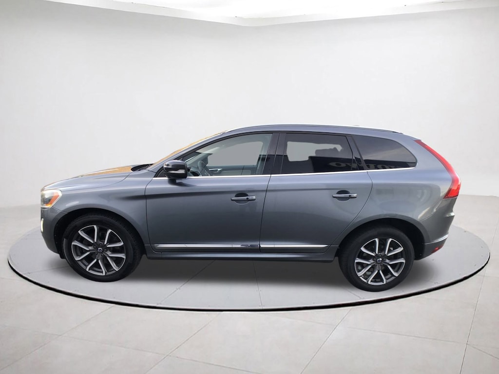 Used 2017 Volvo XC60 T5 AWD Dynamic SUV