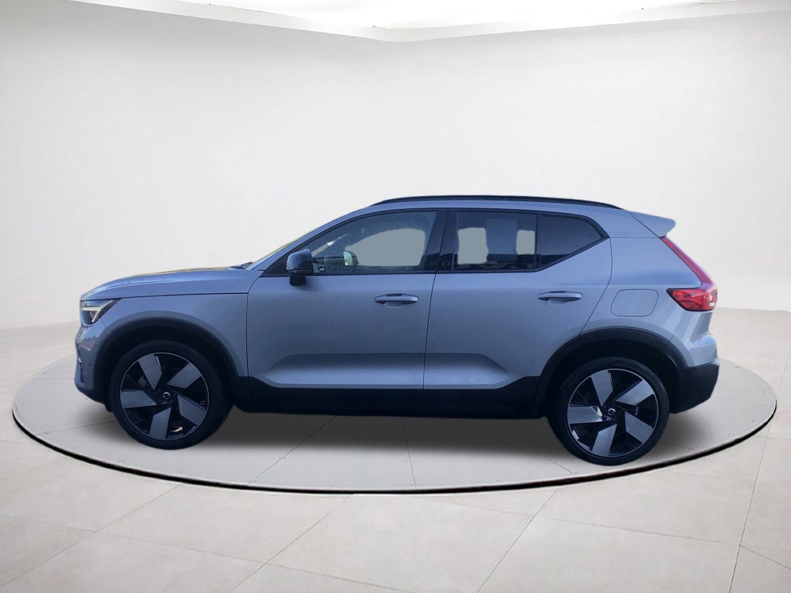 2023 Volvo XC40 Recharge Ultimate photo 3