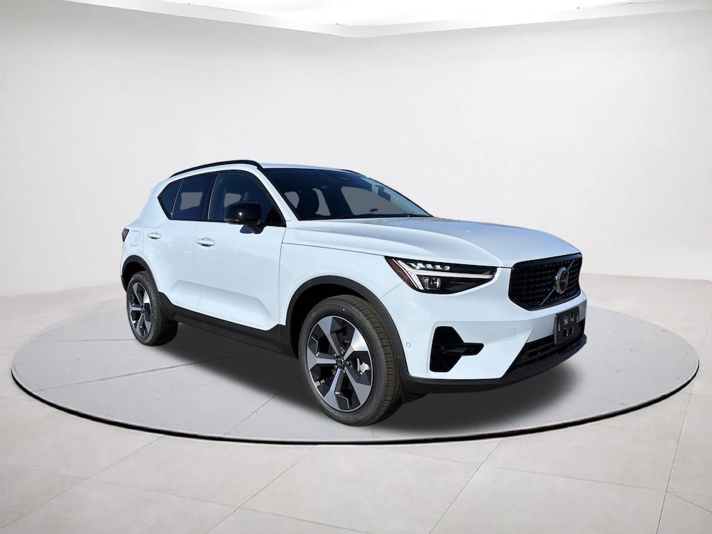 New 2026 Volvo XC40 B5 Plus SUV