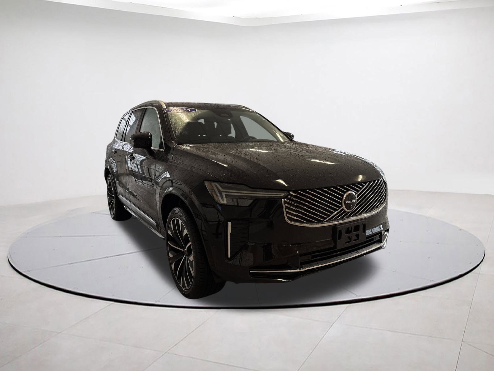 2025 Volvo XC90 B5 Plus photo 3