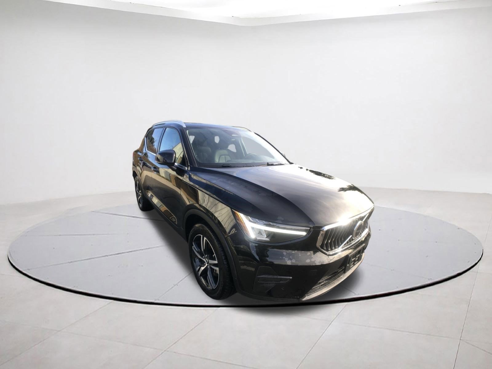 2025 Volvo XC40