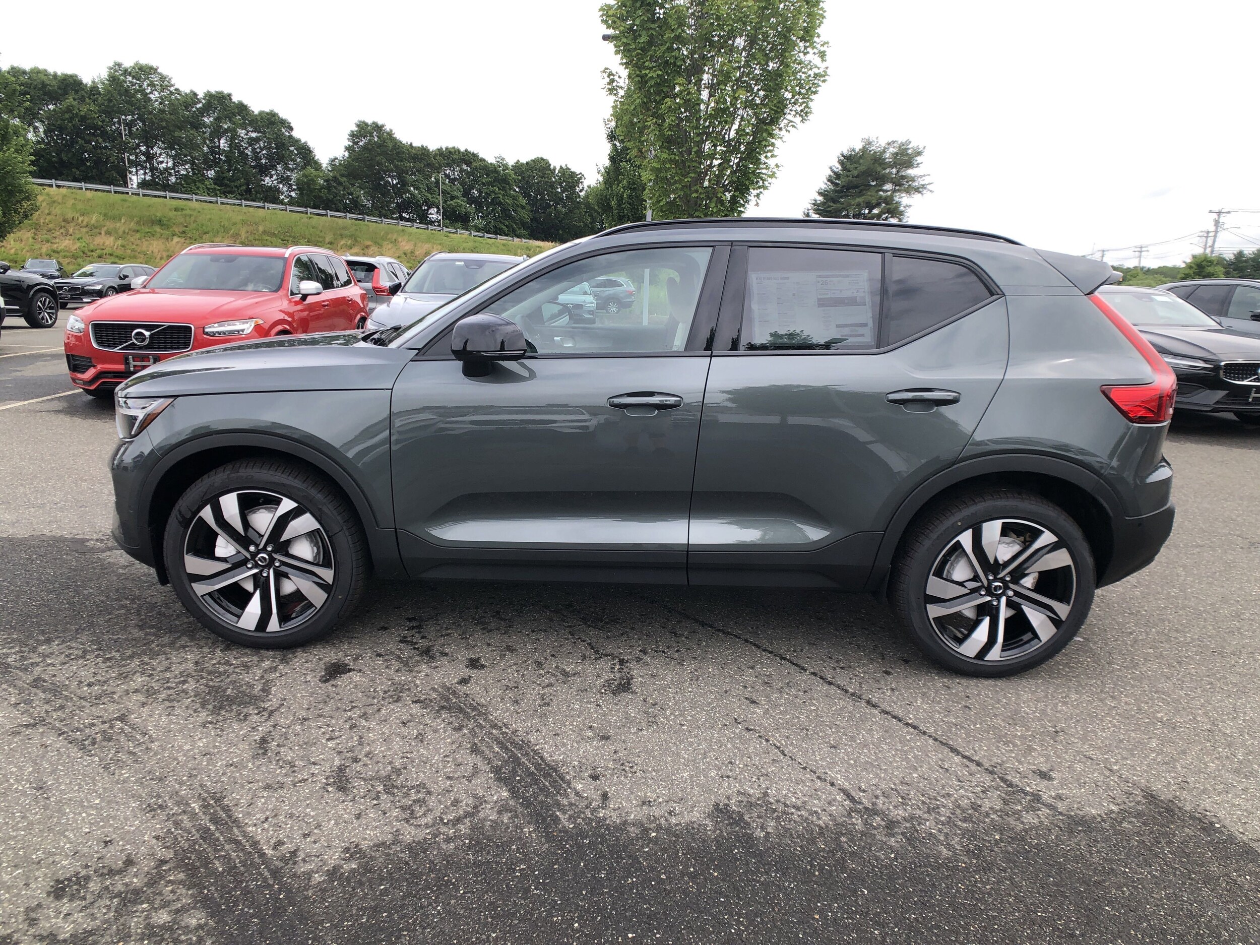 2026 Volvo XC40 photo 4