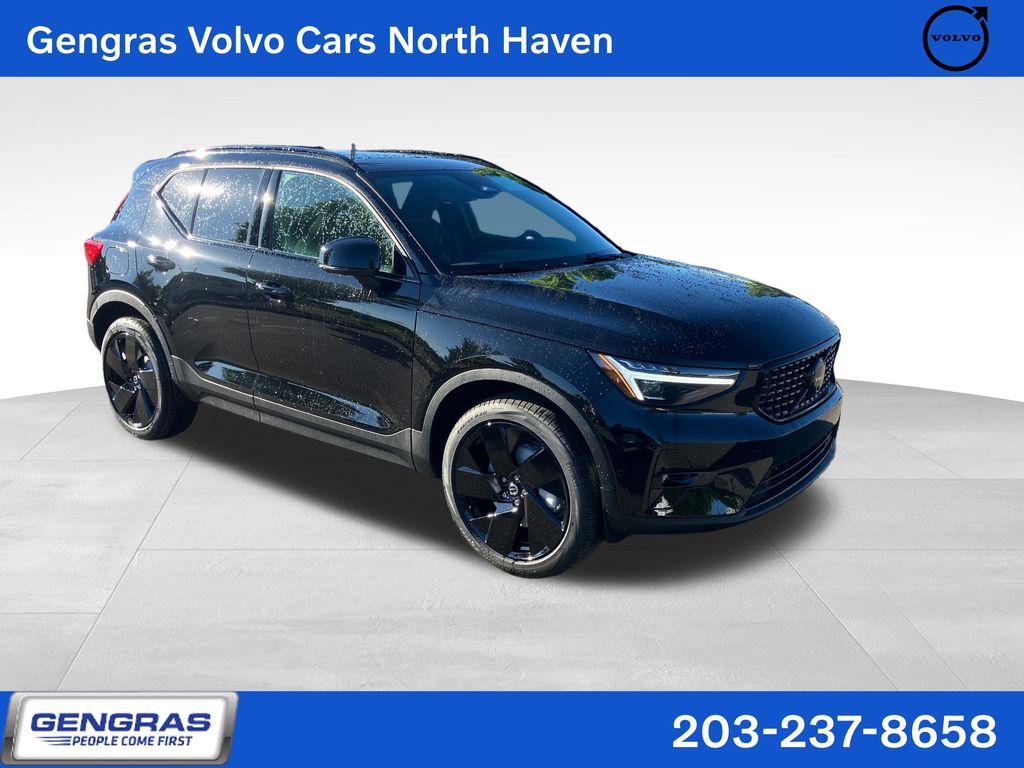 2026 Volvo XC40 SUV 