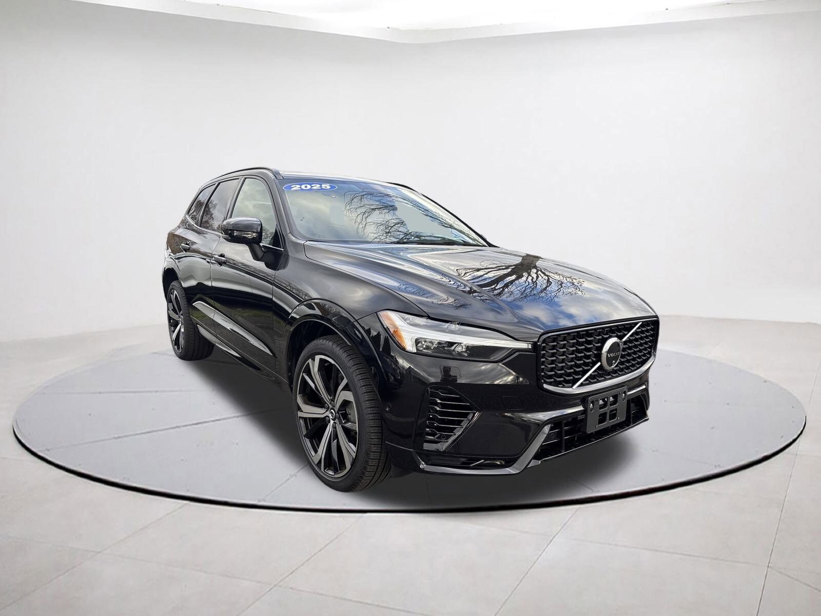 2025 Volvo XC60 Hybrid T8 photo 3