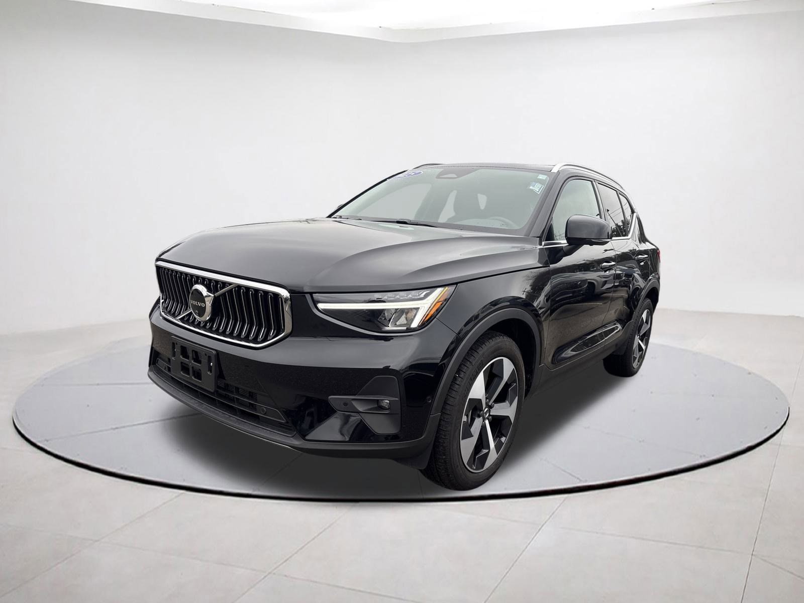 2025 Volvo XC40 Plus's photo