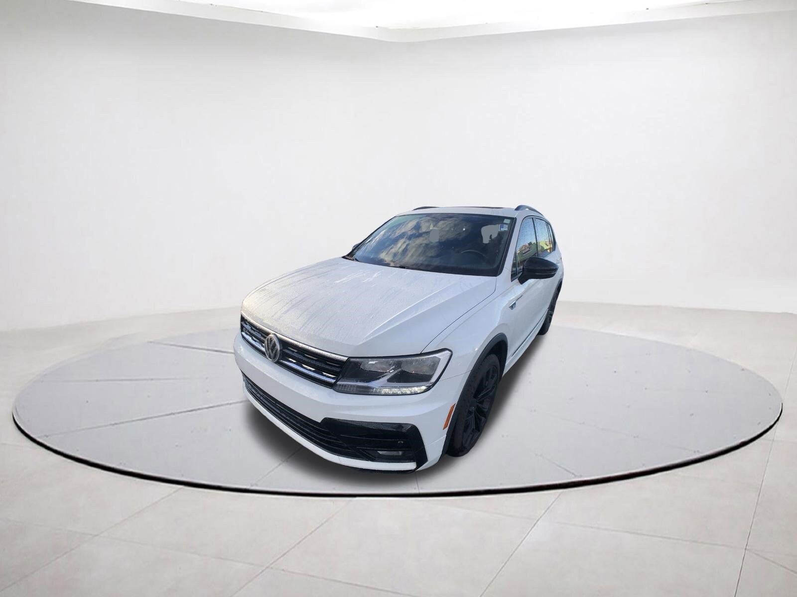 2021 Volkswagen Tiguan R-Line Black SEL photo 2