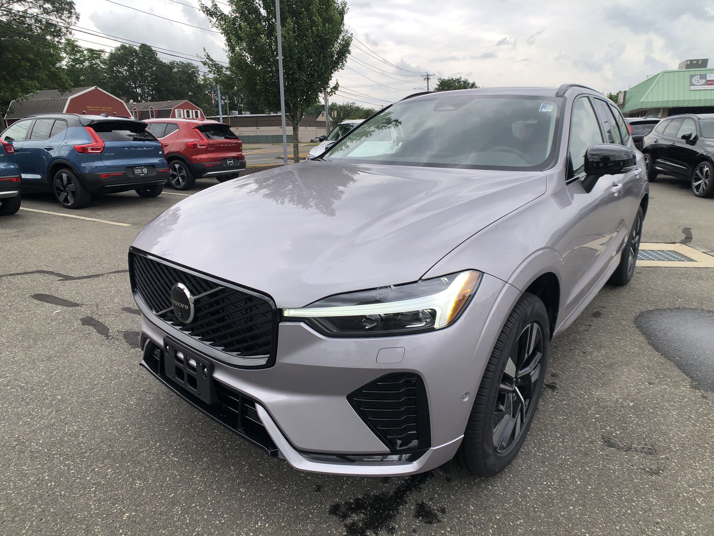 2026 Volvo XC60 B5 Plus photo 3