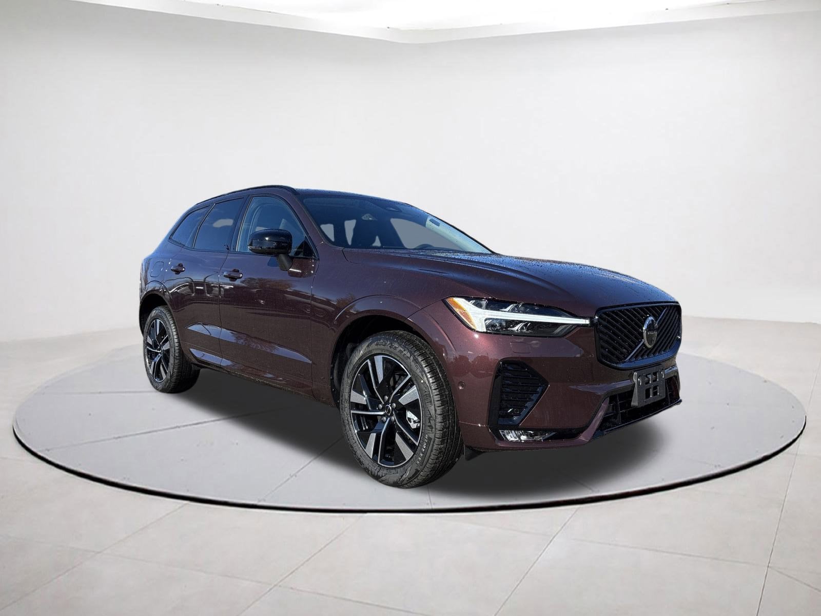 2026 Volvo XC60 Plus's photo