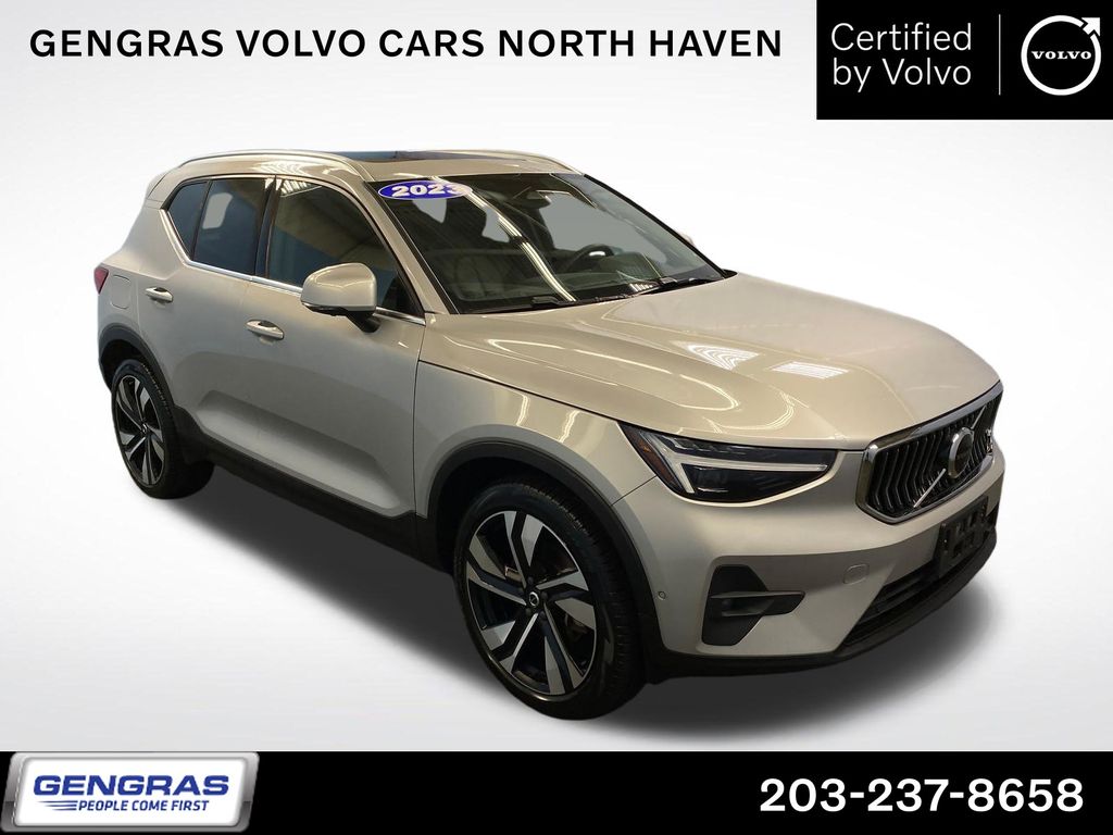 2023 Volvo XC40