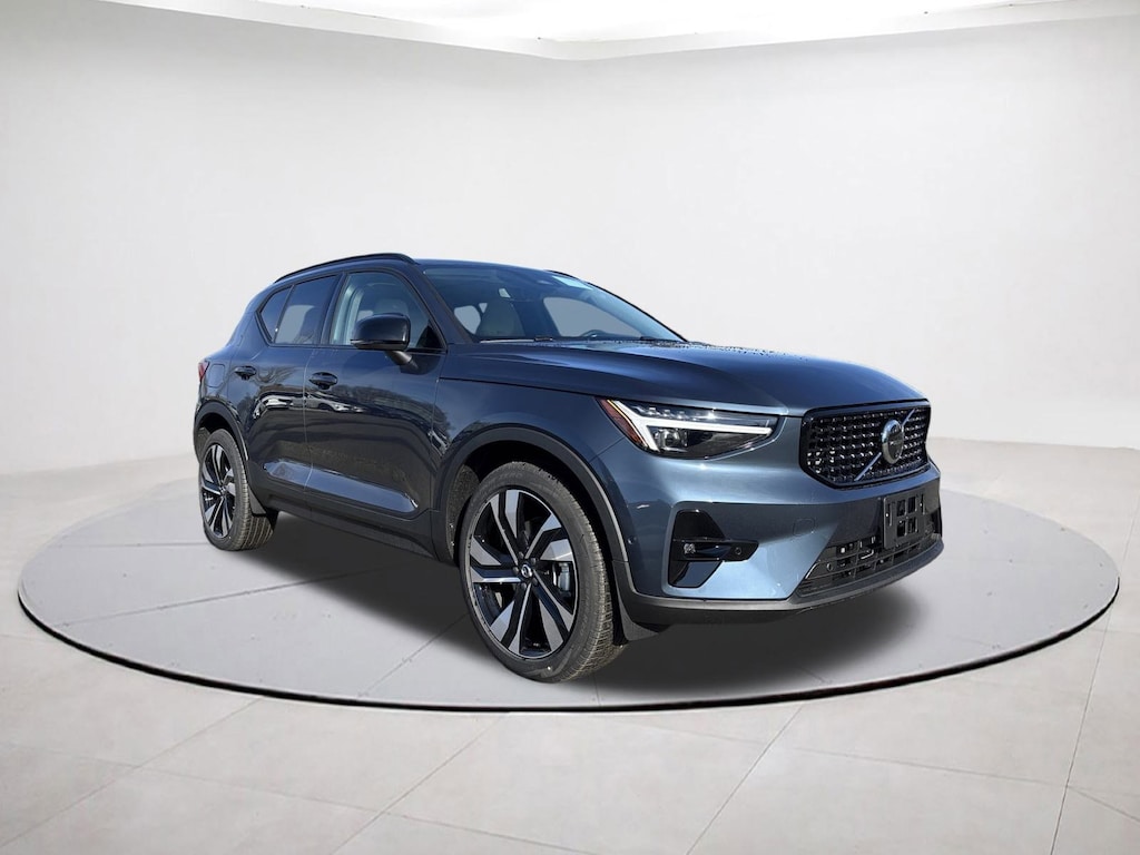 New 2026 Volvo XC40 B5 Ultra SUV