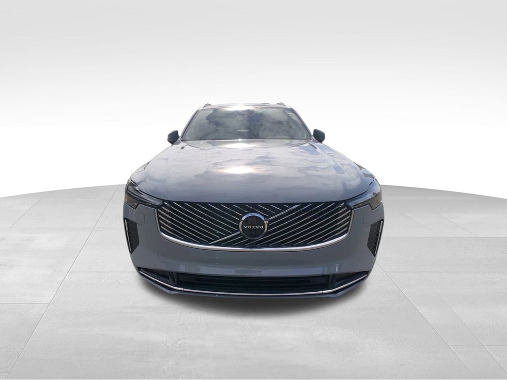 2026 Volvo XC90 Plus - Photo 3