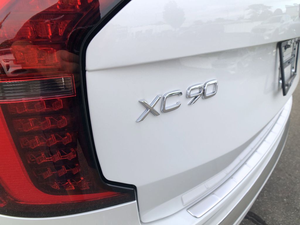 2026 Volvo XC90 Plus - Photo 15