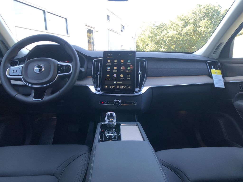 2026 Volvo XC90 Plus - Photo 24