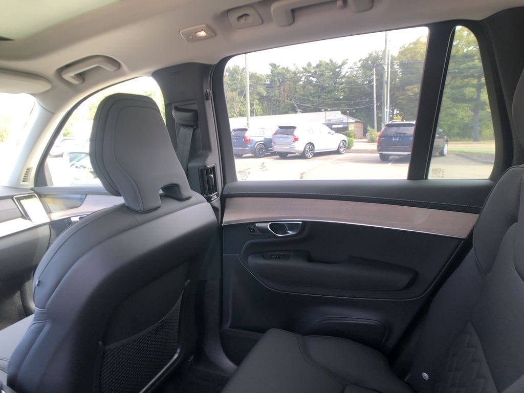 2026 Volvo XC90 Plus - Photo 25