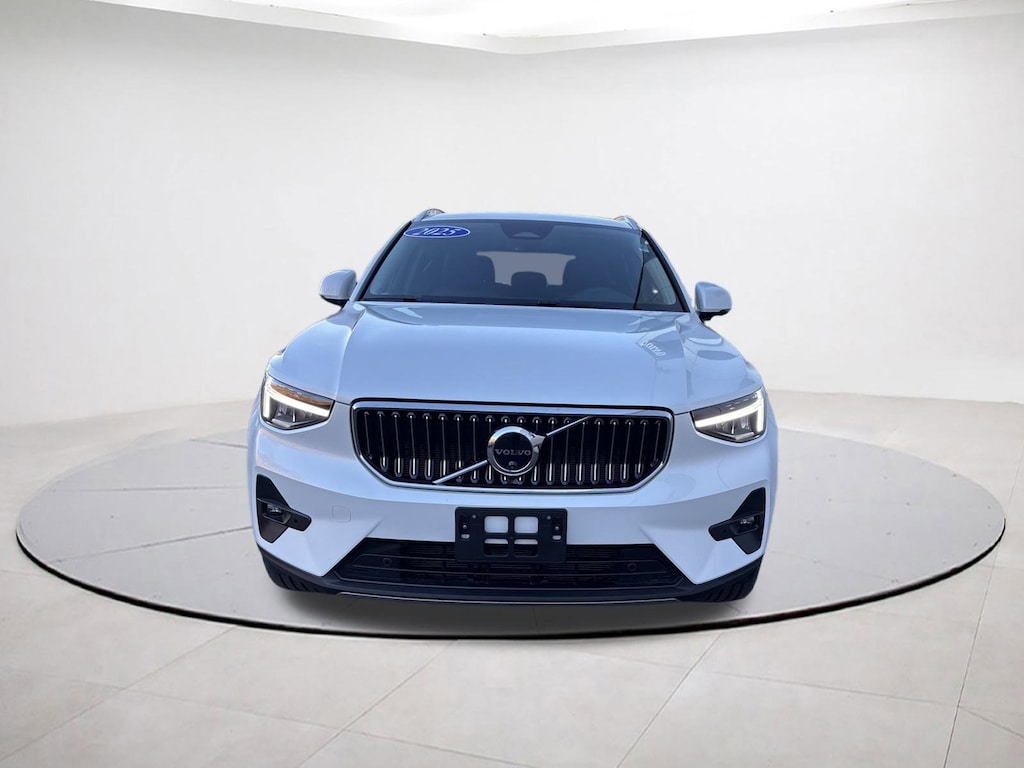 Used 2025 Volvo XC40 B5 Plus Bright Theme SUV