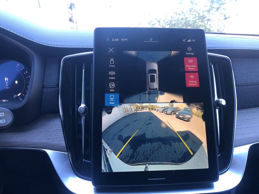 2026 Volvo XC90 Plus - Photo 17