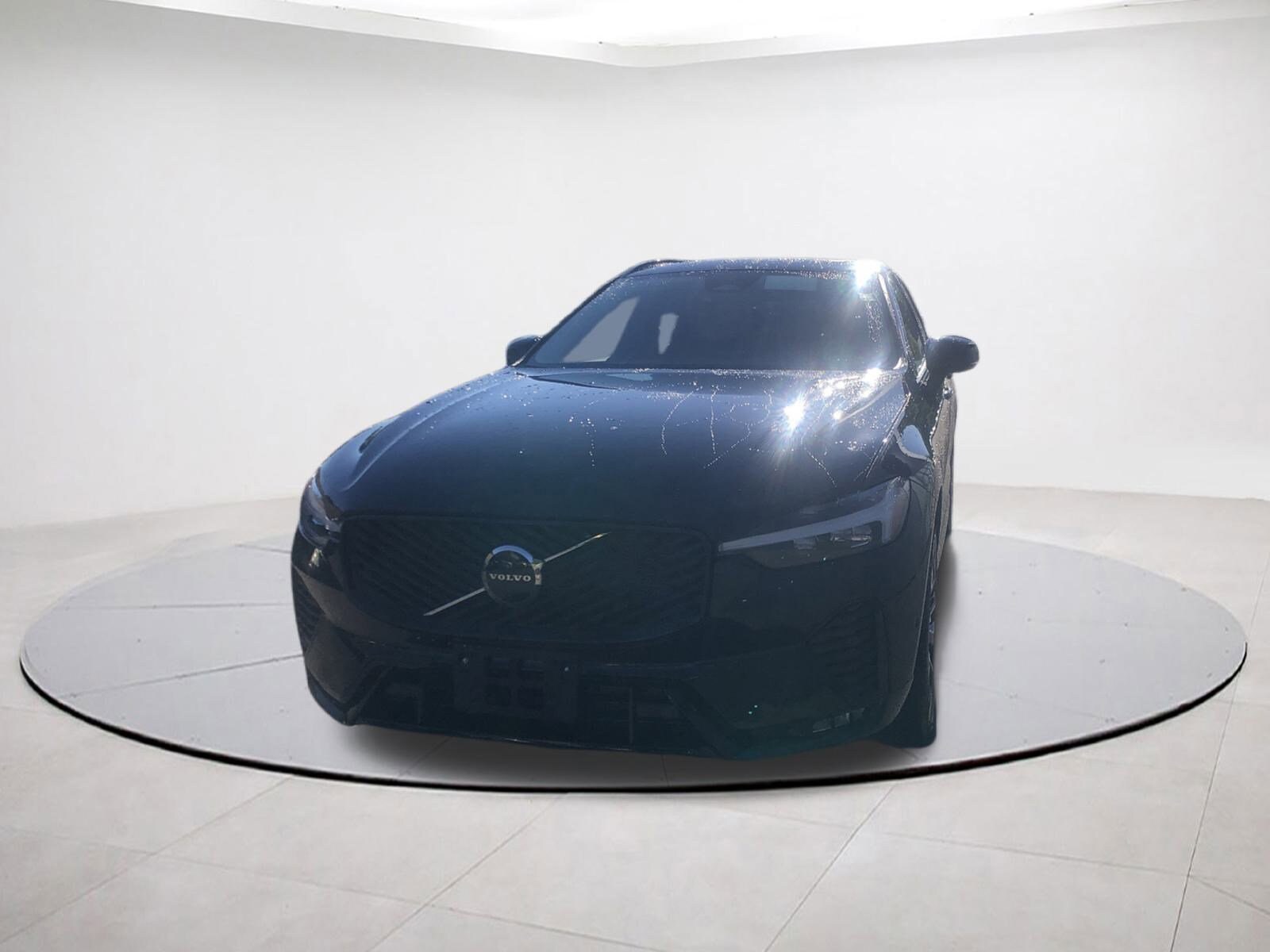 2026 Volvo XC60 B5 Plus photo 2