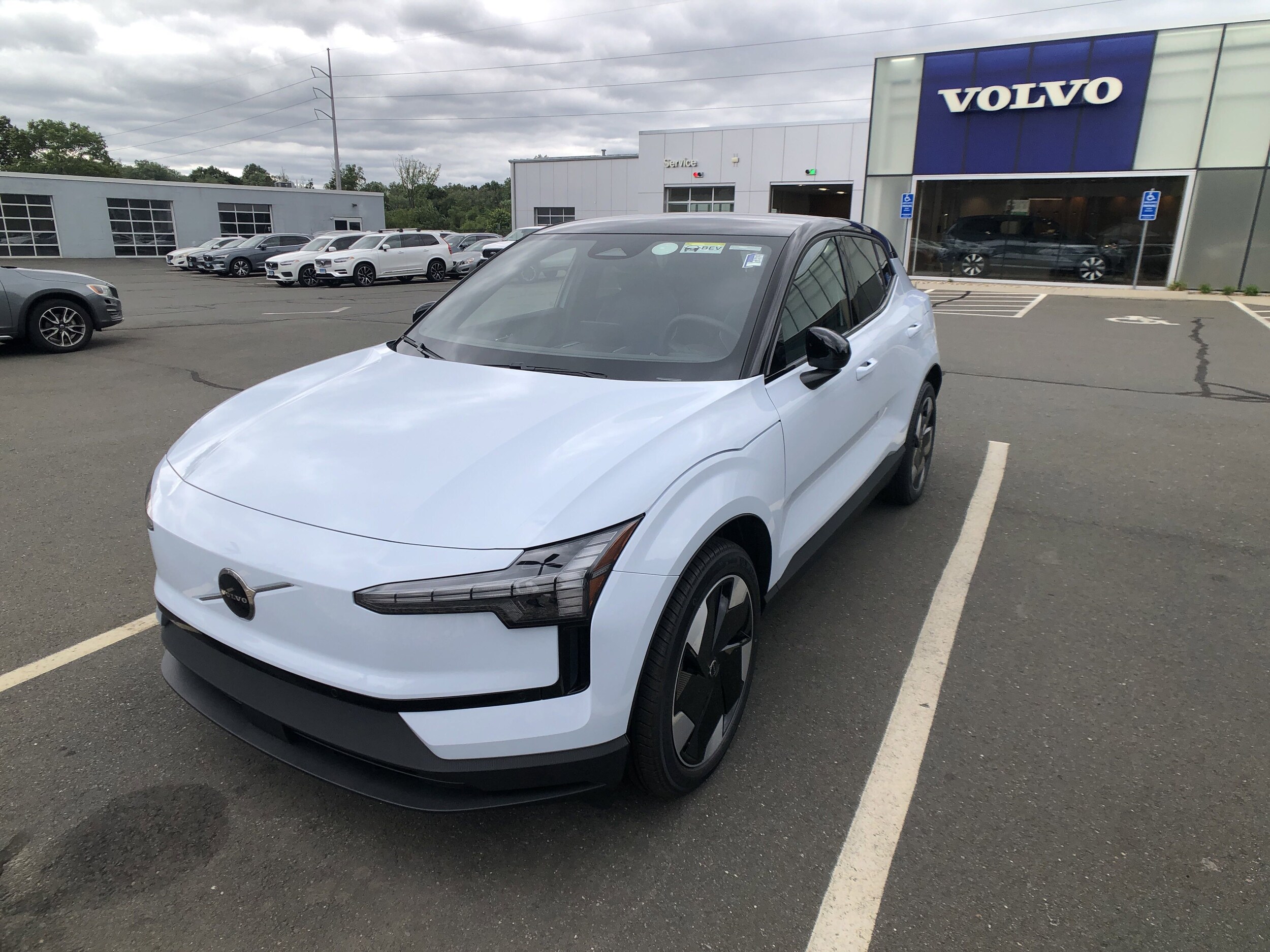2025 Volvo EX30 Plus photo 3