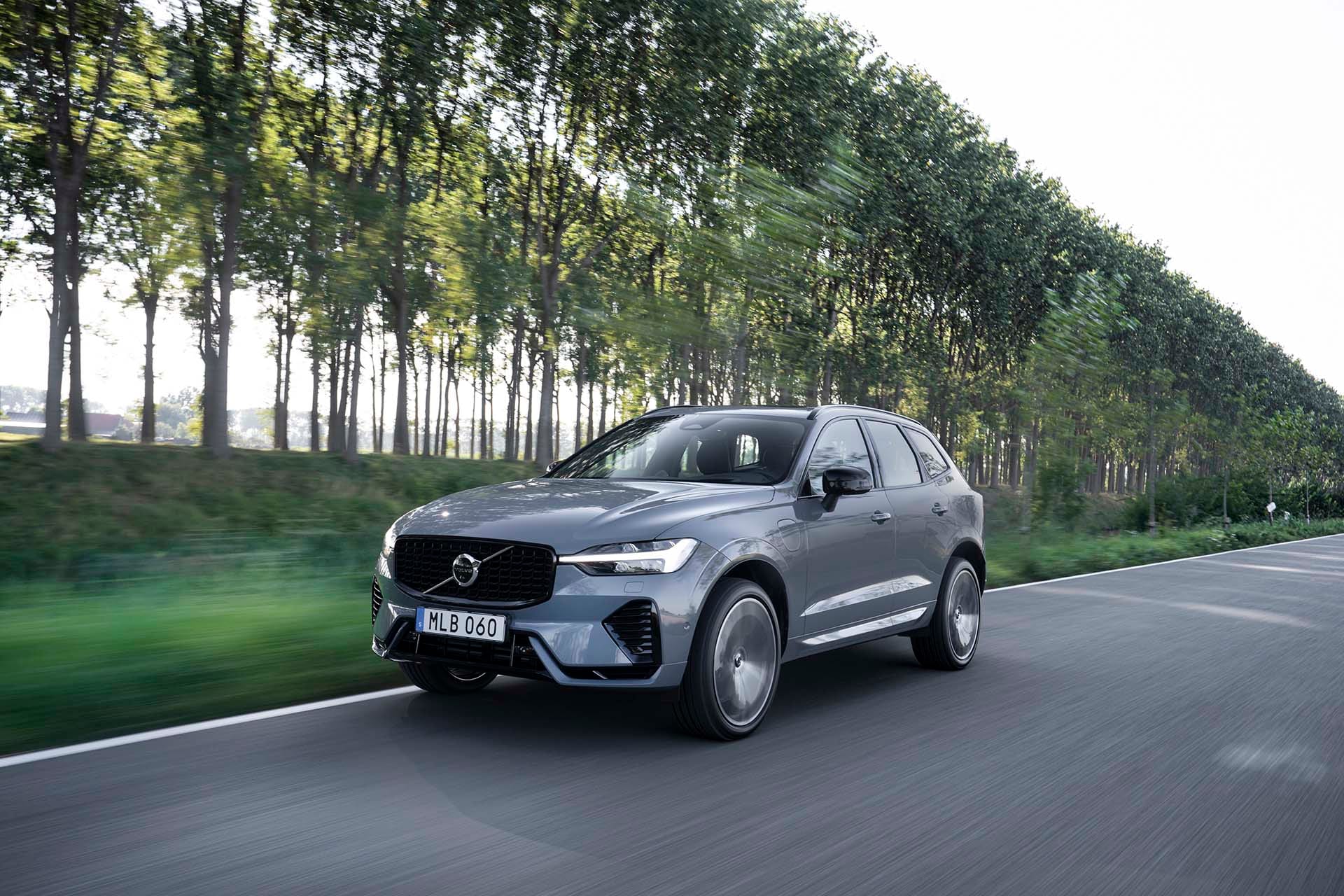 volvo-xc60_100811759_h.jpeg