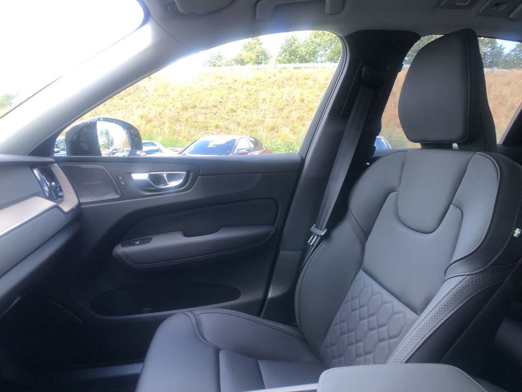 2026 Volvo XC60 Plus - Photo 21
