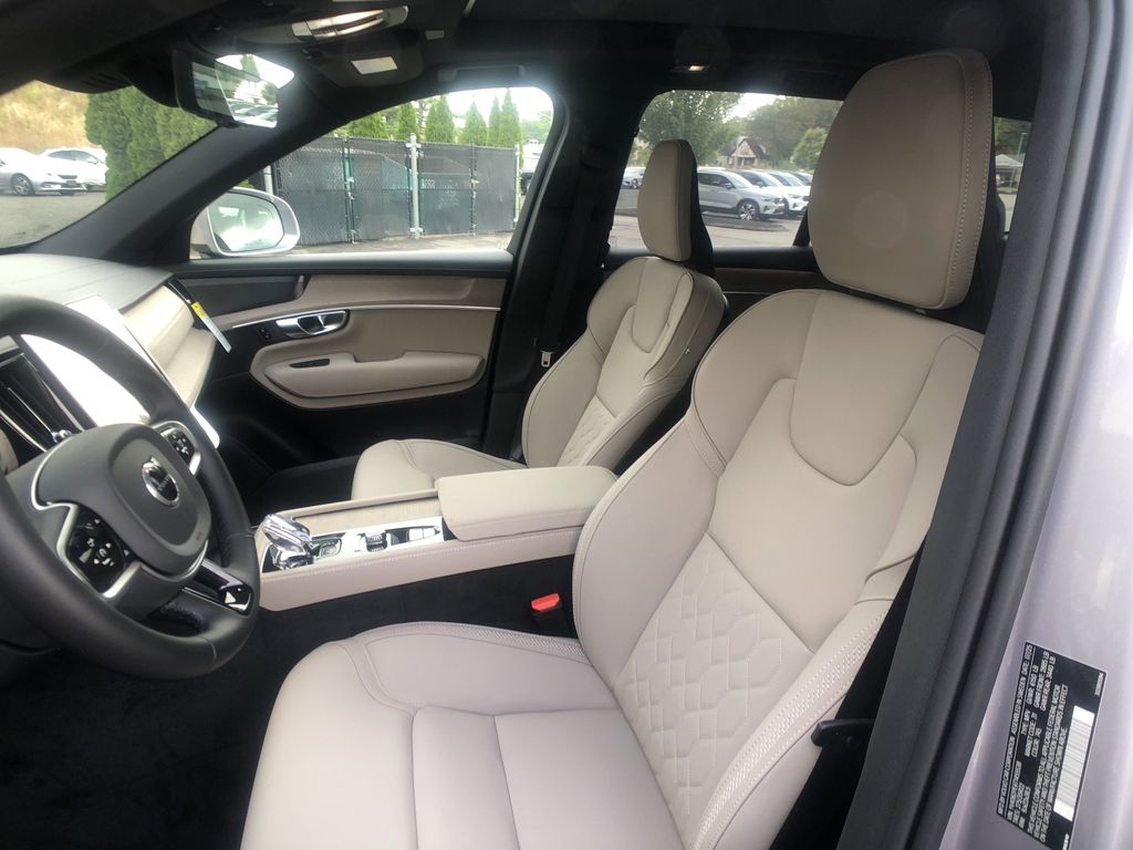 2026 Volvo XC90 Plus - Photo 15