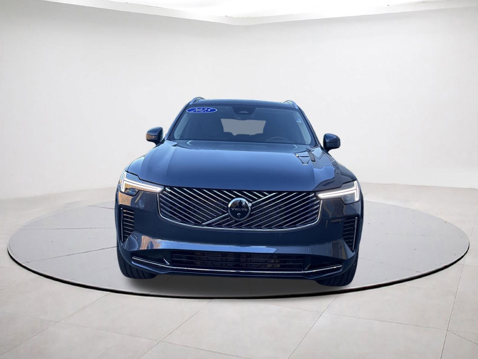 2025 Volvo XC90 Plus photo 2