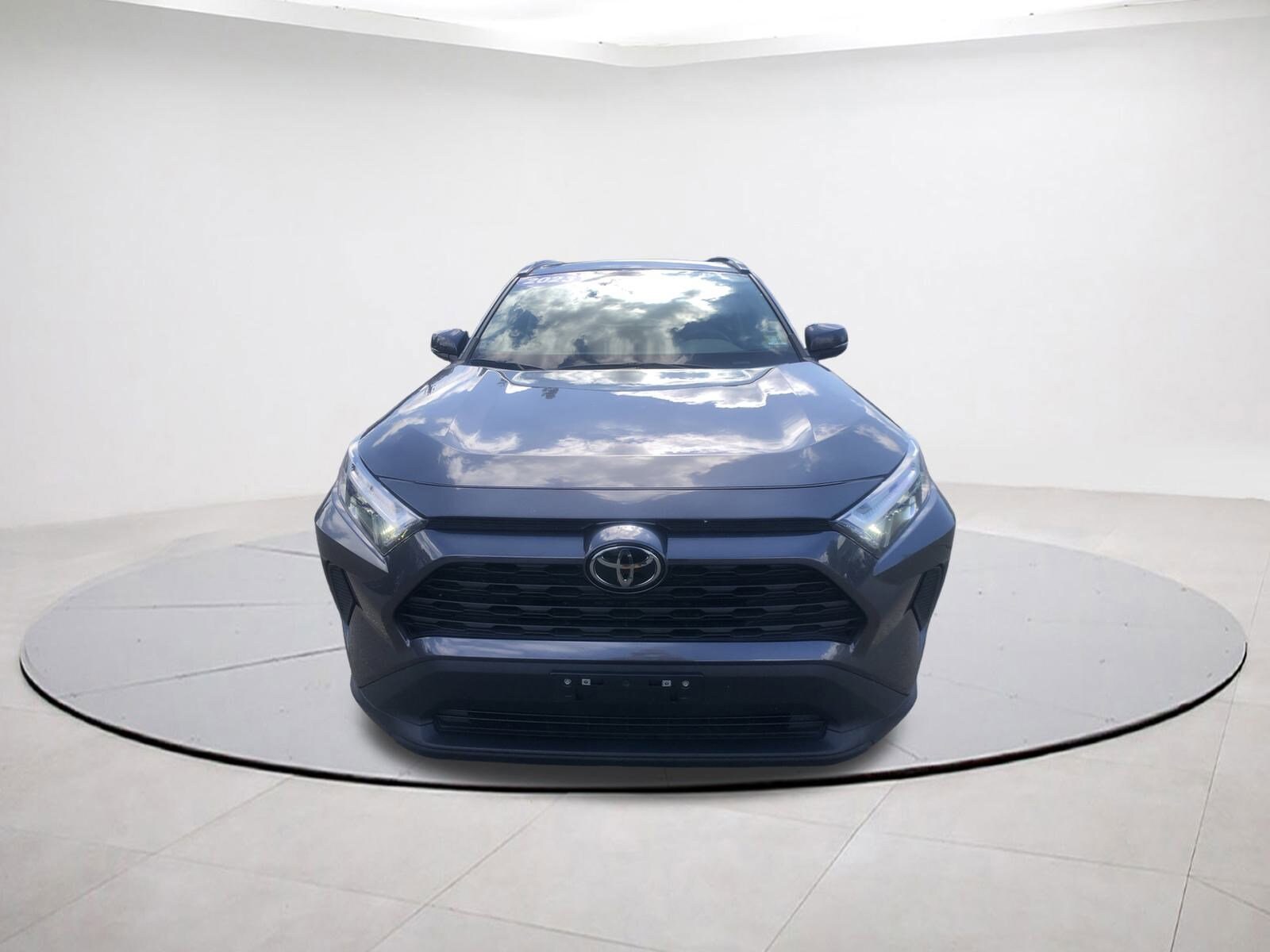 2023 Toyota RAV4 XLE photo 2