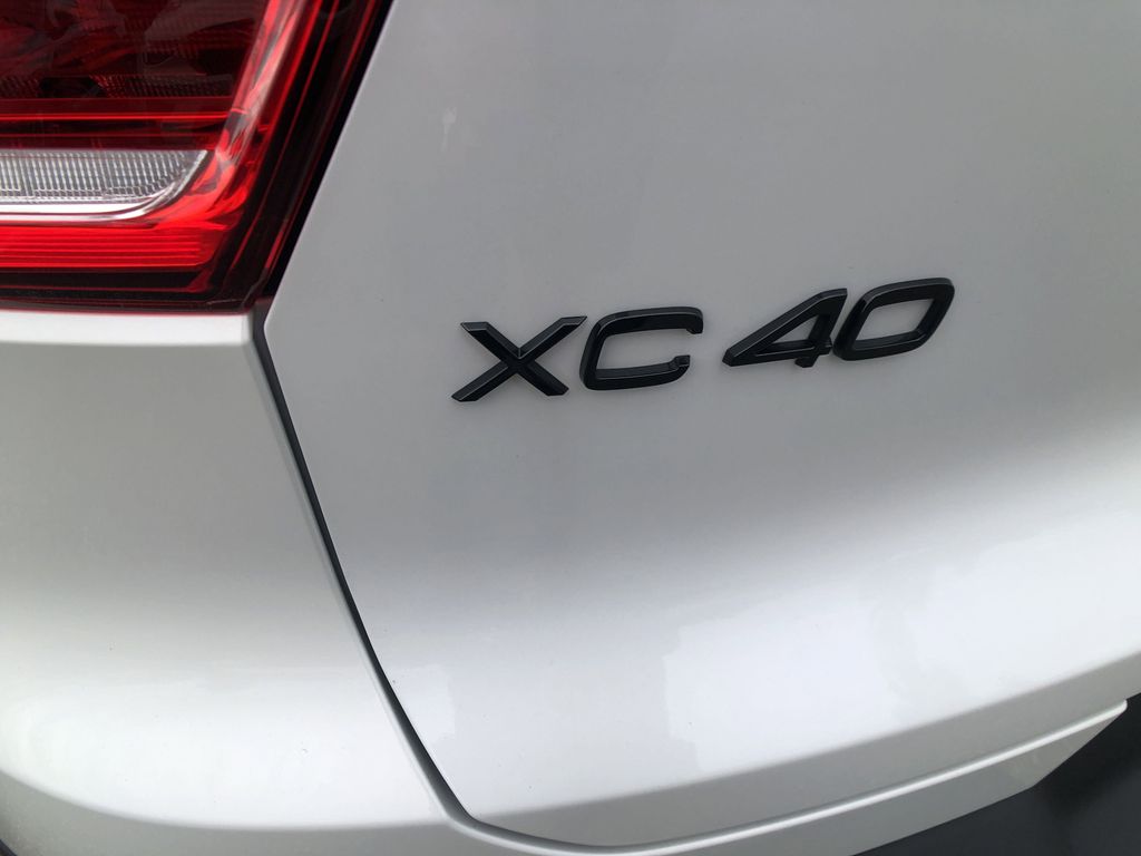 2026 Volvo XC40 Ultra Black Edition - Photo 15