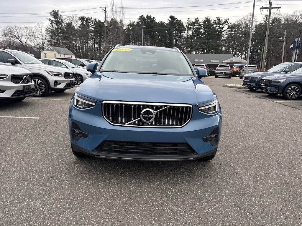 Used 2025 Volvo XC40 B5 Plus Bright Theme SUV
