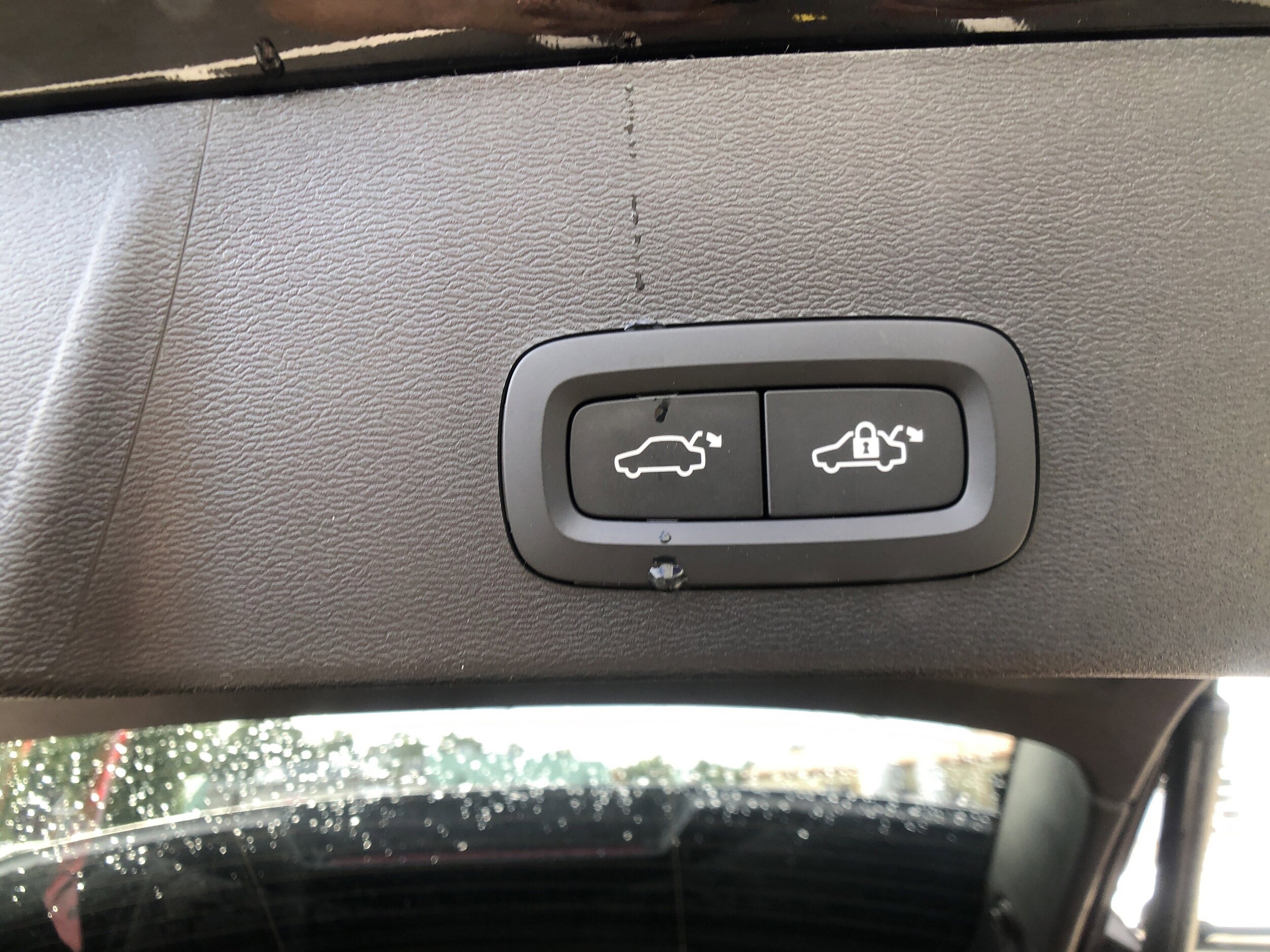 2023 Volvo XC40 Recharge Plus photo 3