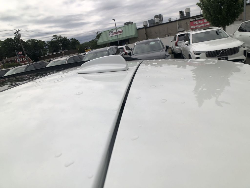 2026 Volvo XC40 Plus - Photo 14
