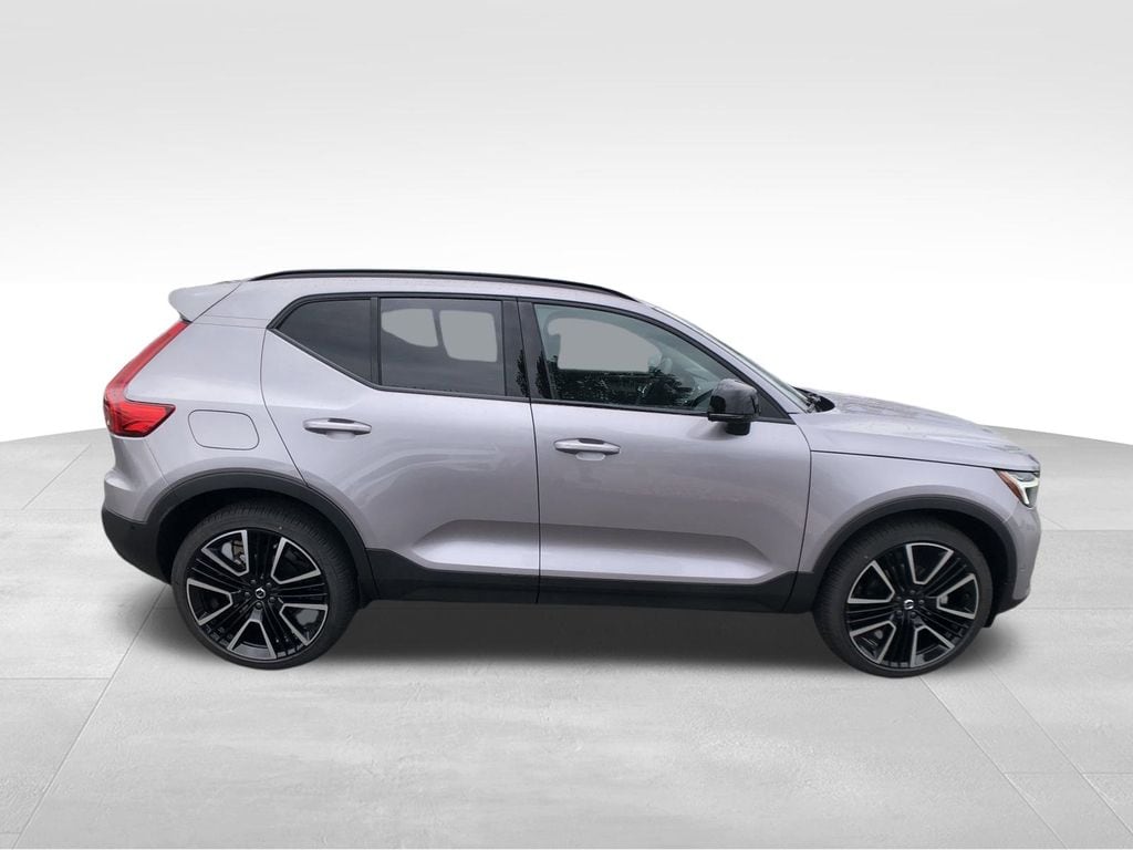 2026 Volvo XC40 Ultra - Photo 8
