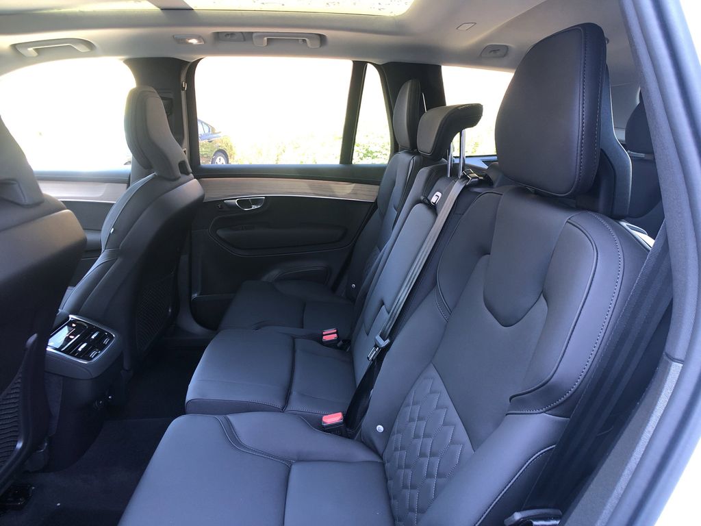 2026 Volvo XC90 Plus - Photo 22