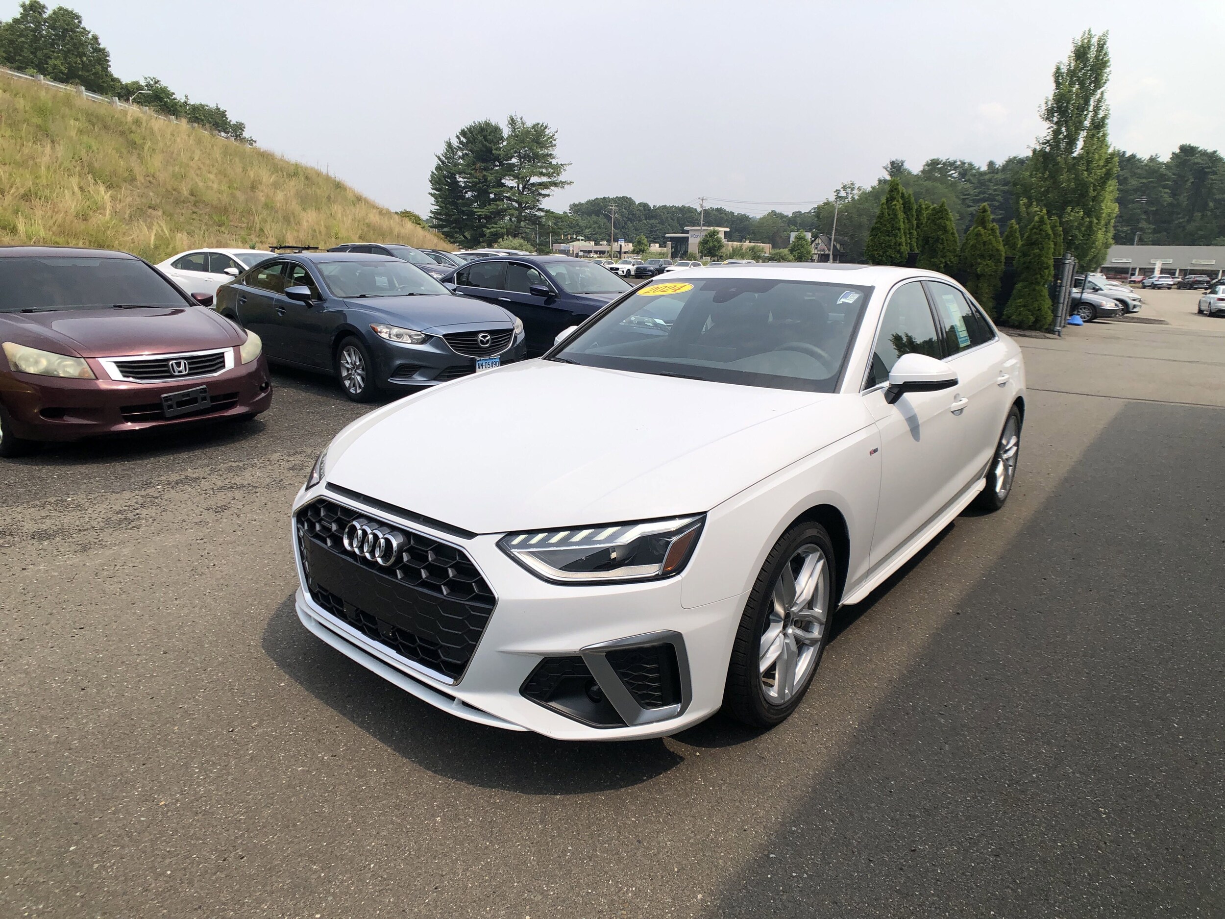 2024 Audi A4 45 S line Premium photo 3